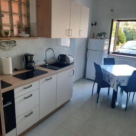 Apartment Evergreen พูลา ภายนอก รูปภาพ